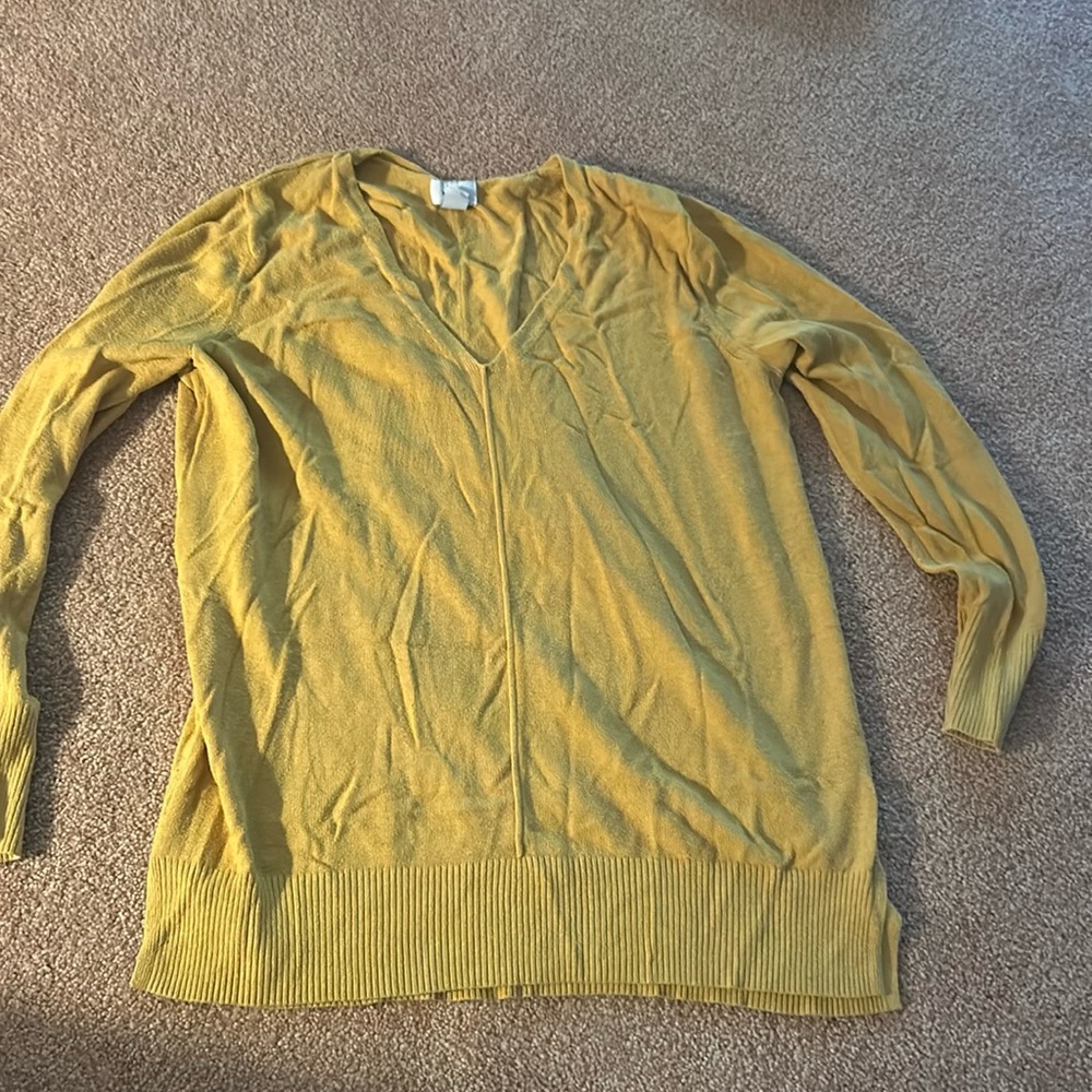 Old navy sweater
